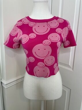 debut Smiley Face Cropped Tee M/L